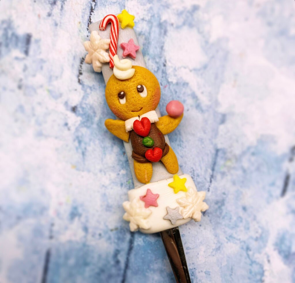 Karácsonyi kiskanalak, bögrék és müzlis tálak