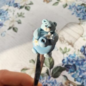 Kék Maci Macaron Kiskanál – Harmónia és Édesség Ölelésében