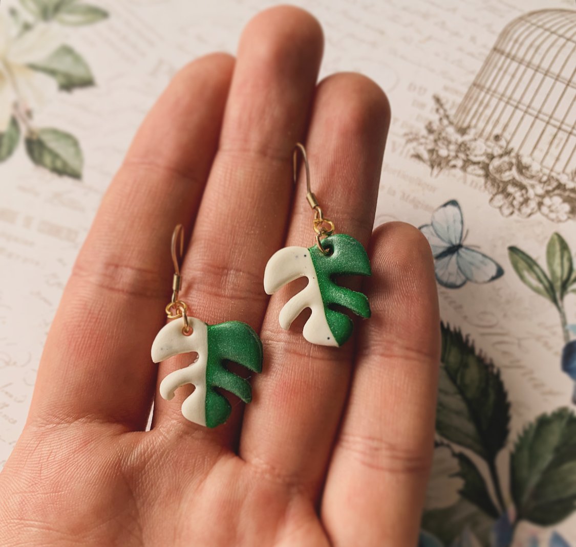 Lógós monstera fülbevaló - aranyszínű