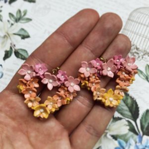 Naplemente színű apróvirágos szív - lógós fülbevaló