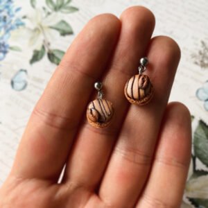 Lógós kávé macaron fülbevaló