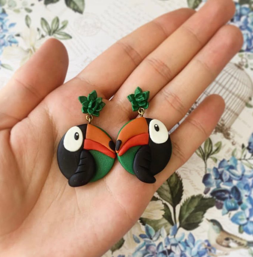 Zöld pozsgás Tukán lógós fülbevaló
