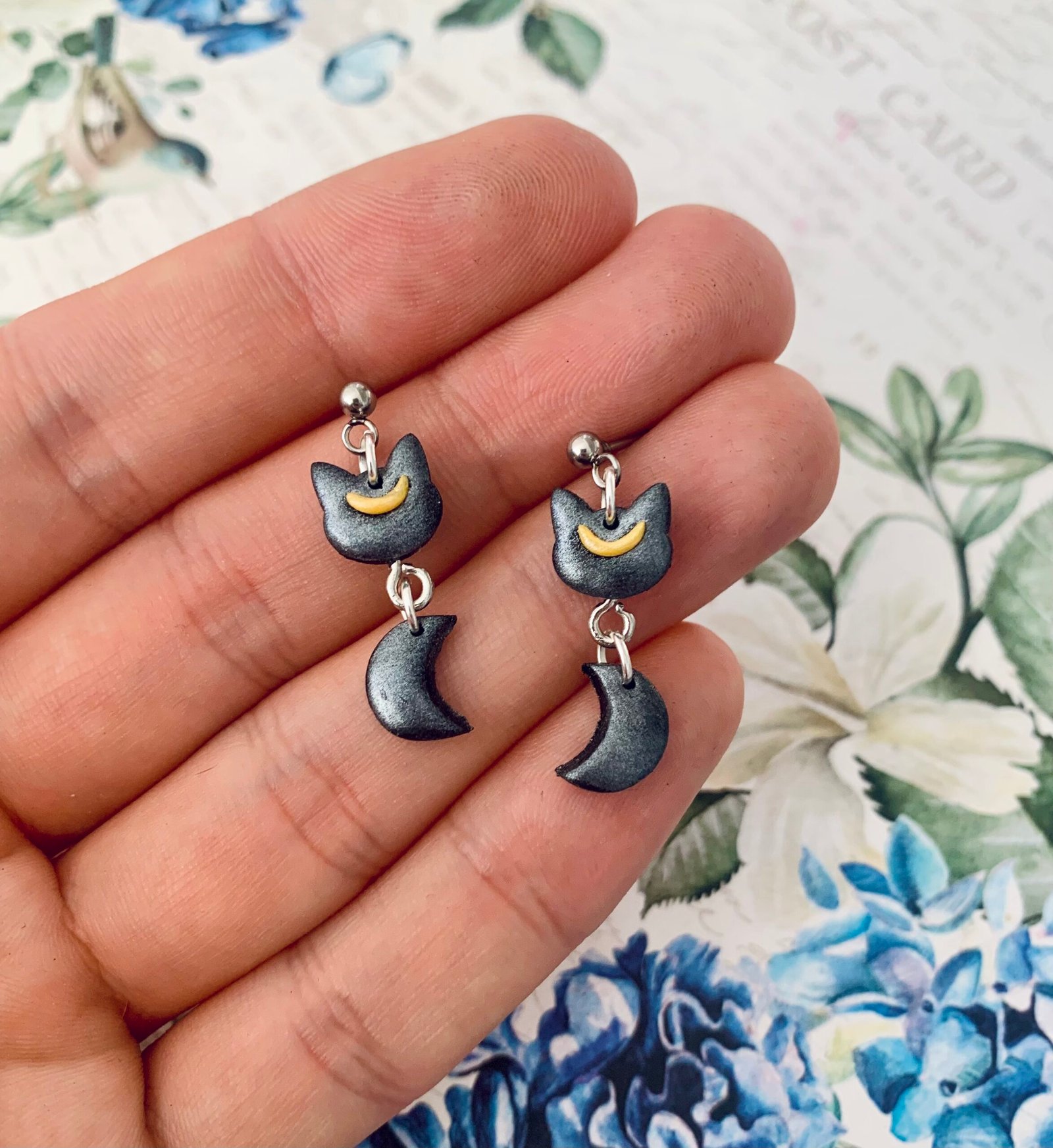 Sötét éjjel cicafej - lógós fülbevaló