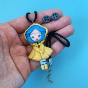 Coraline nyaklánc l ajándék gomb fülbevalóval