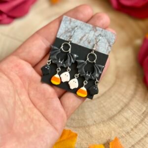 🦇 Halloween Denevéres Fülbevaló – cukorkával, szellemmel és mini denevérrel