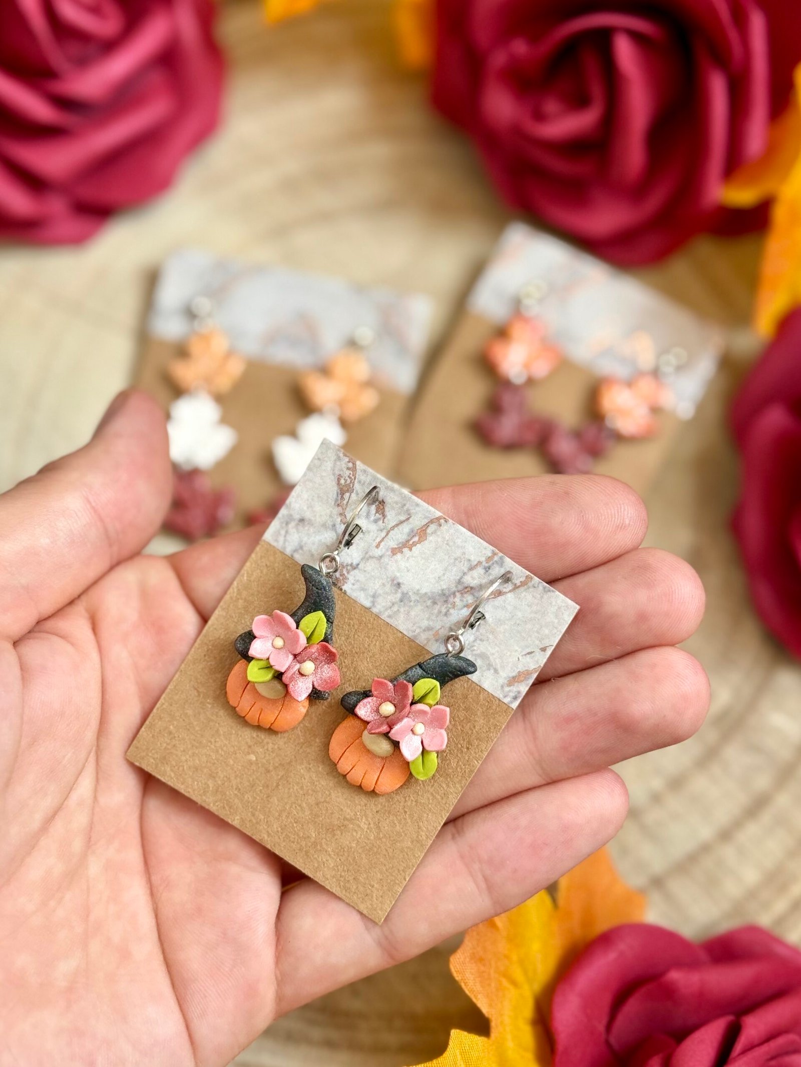 Őszi Manó Fülbevaló Virágokkal