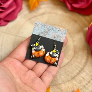 Kormocskák a Tökben – kézzel készült Halloween fülbevaló csillagokkal